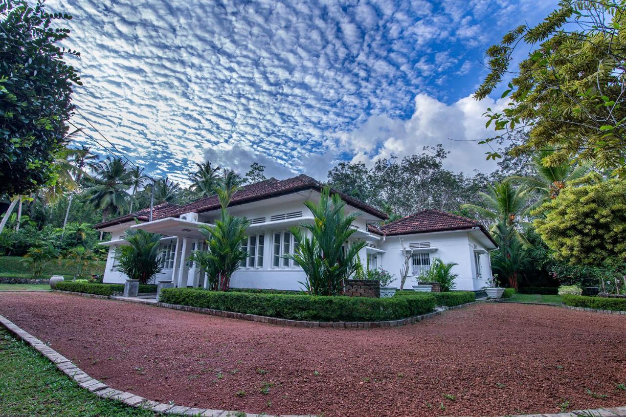 Village Headman'S Five Bedrooms Entire Bungalow Induruwa Luaran gambar