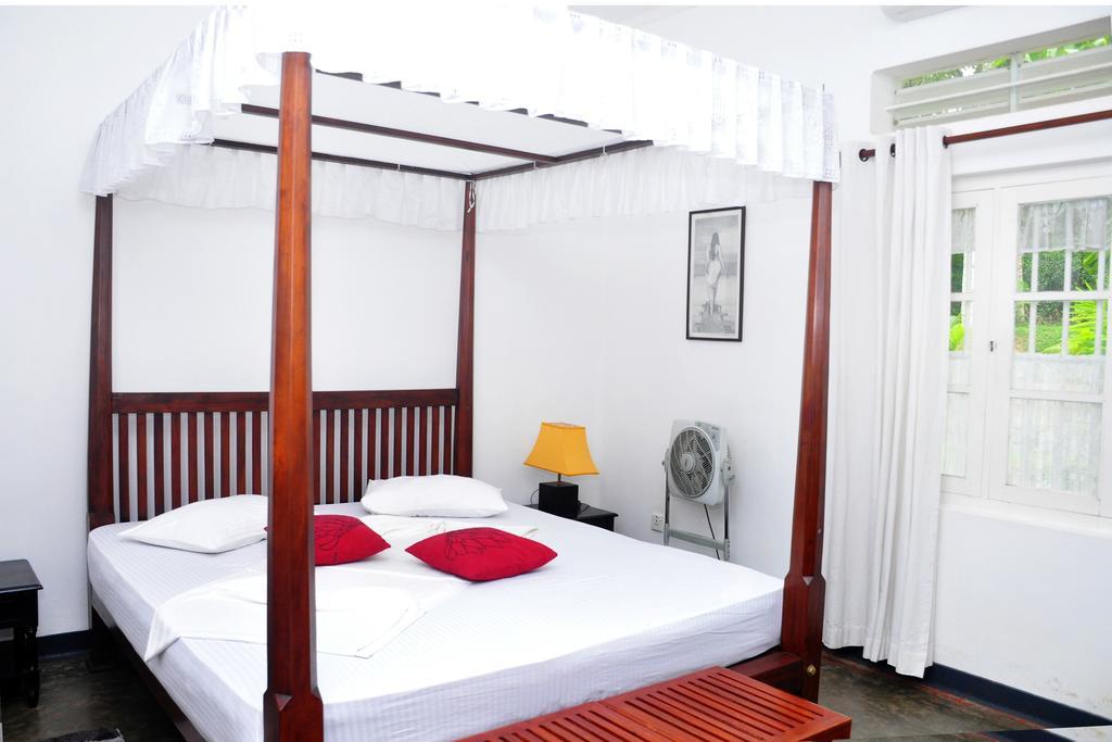 Village Headman'S Five Bedrooms Entire Bungalow Induruwa Luaran gambar